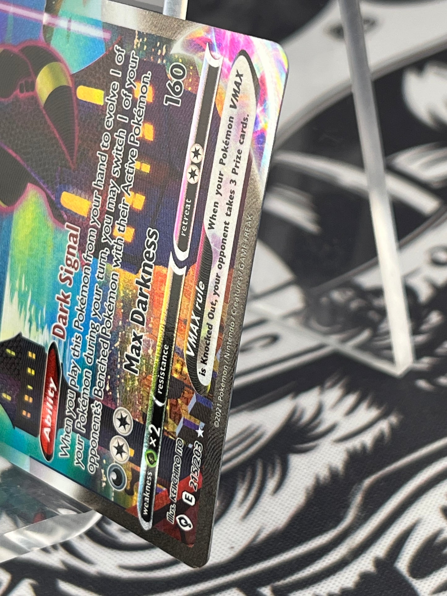 Umbreon Vmax 215/203 NM
