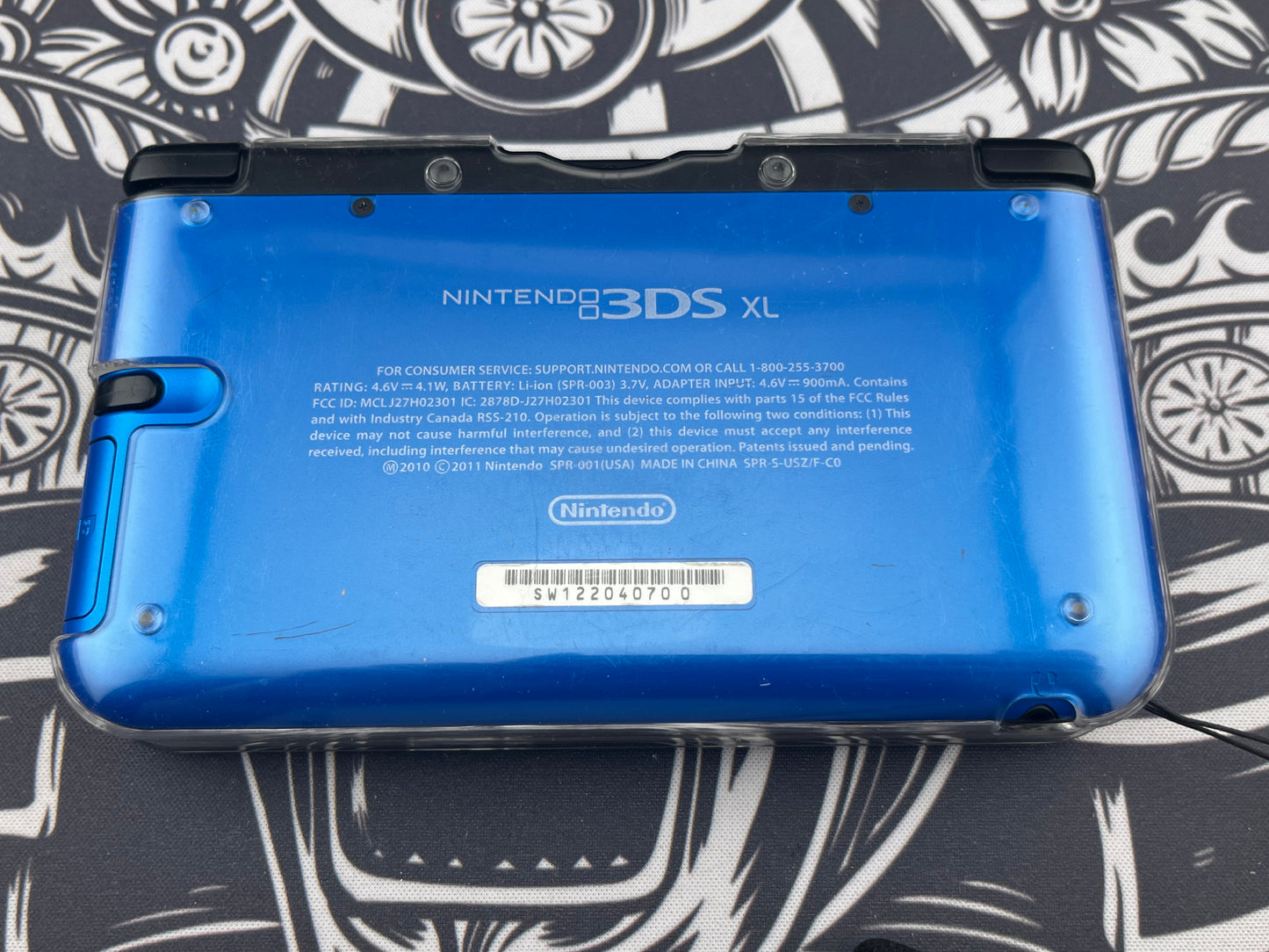 Black and Blue 3DS XL Loose with 5 Games