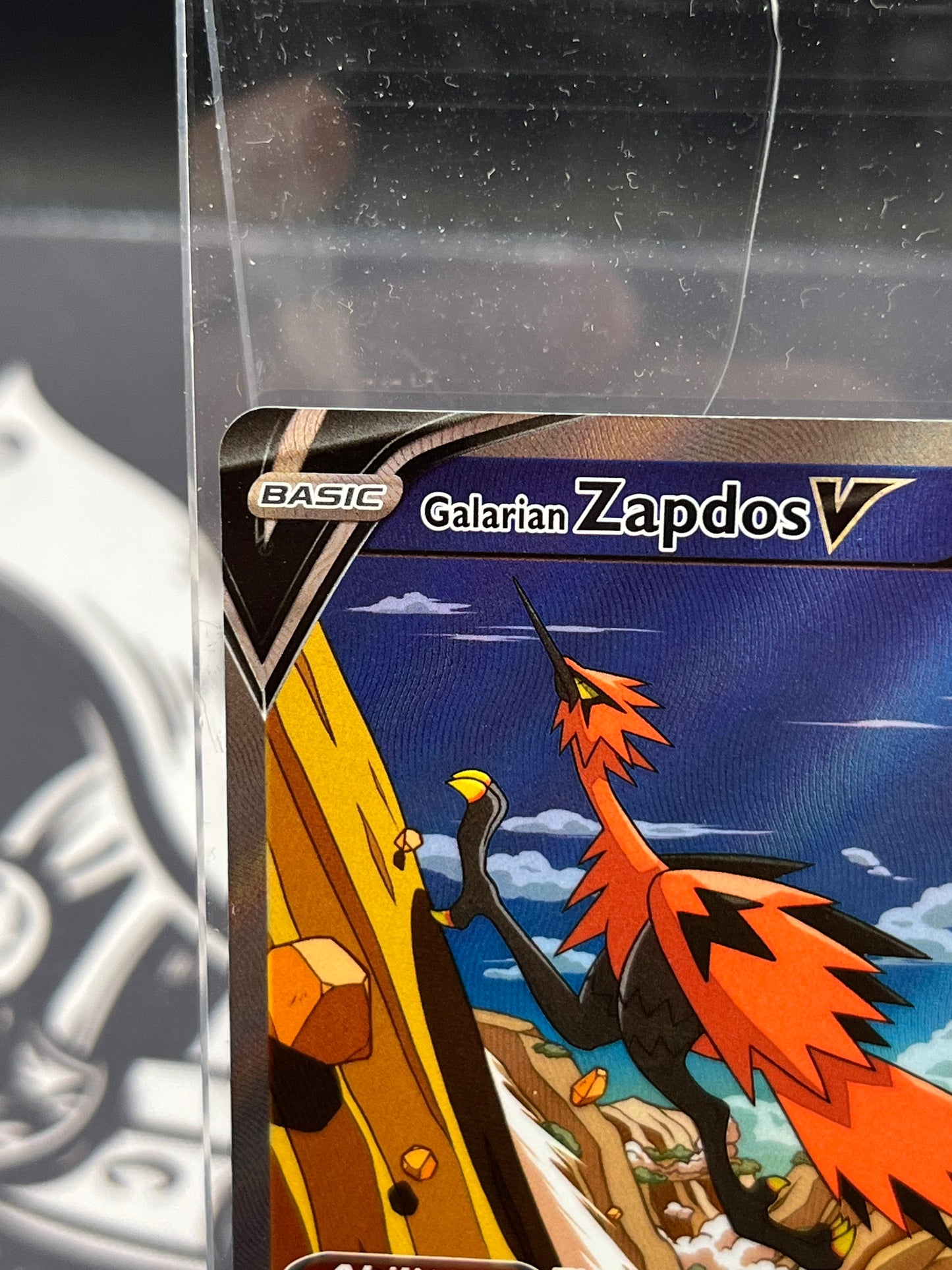 Galarian Zapdos V 174/198 Alternative Art NM