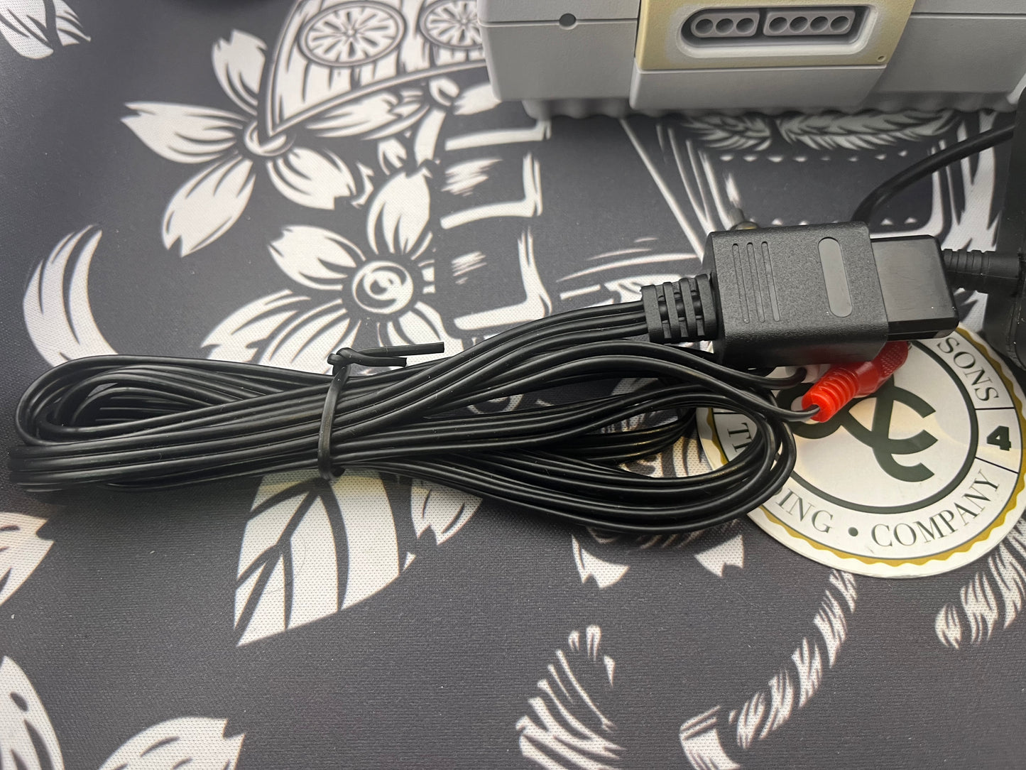 Super Nintendo SNES Base Console + 2 controllers, wires + 3 games