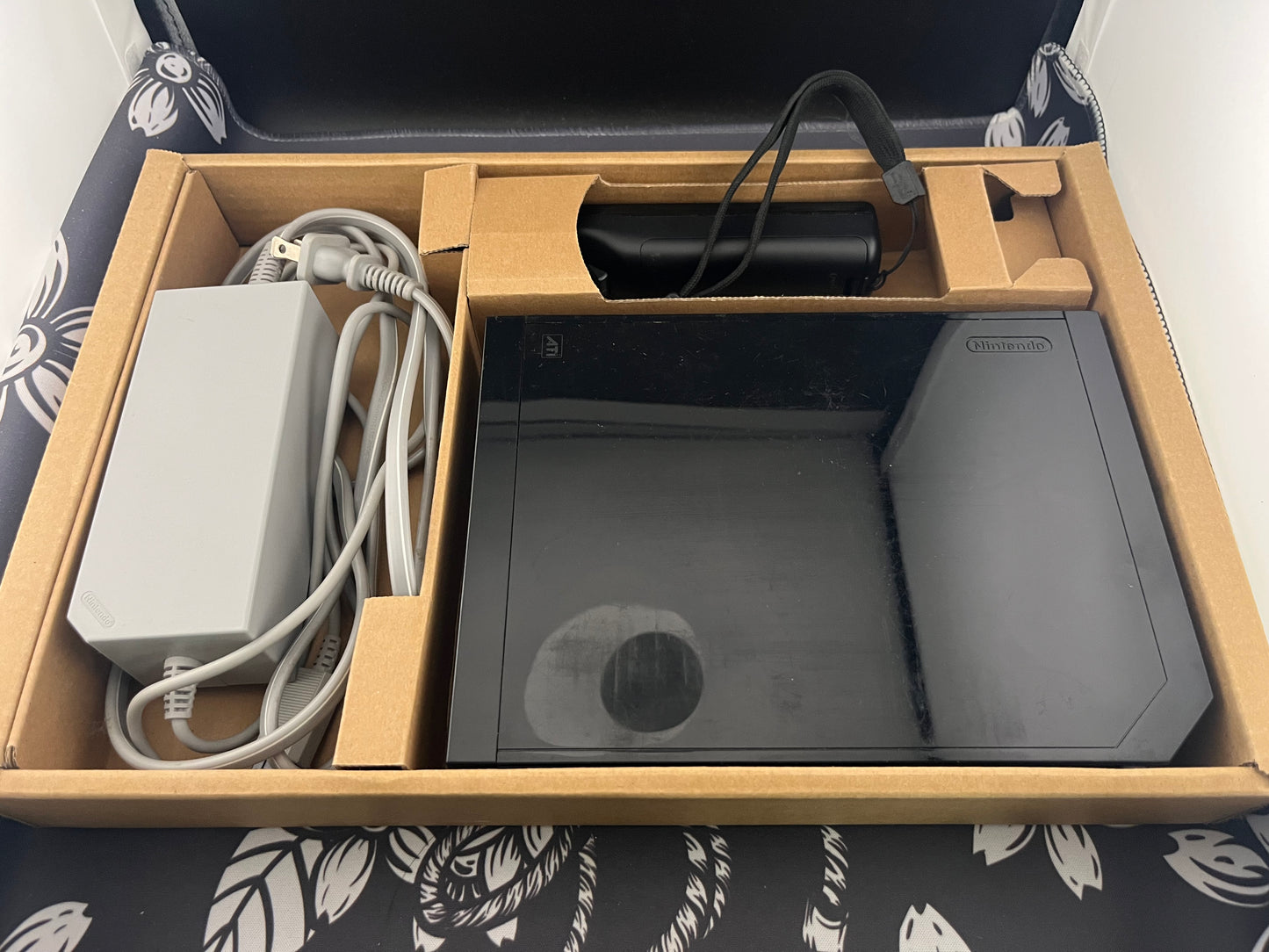 Nintendo Wii Black Console System New Super Mario Bros bundle CIB