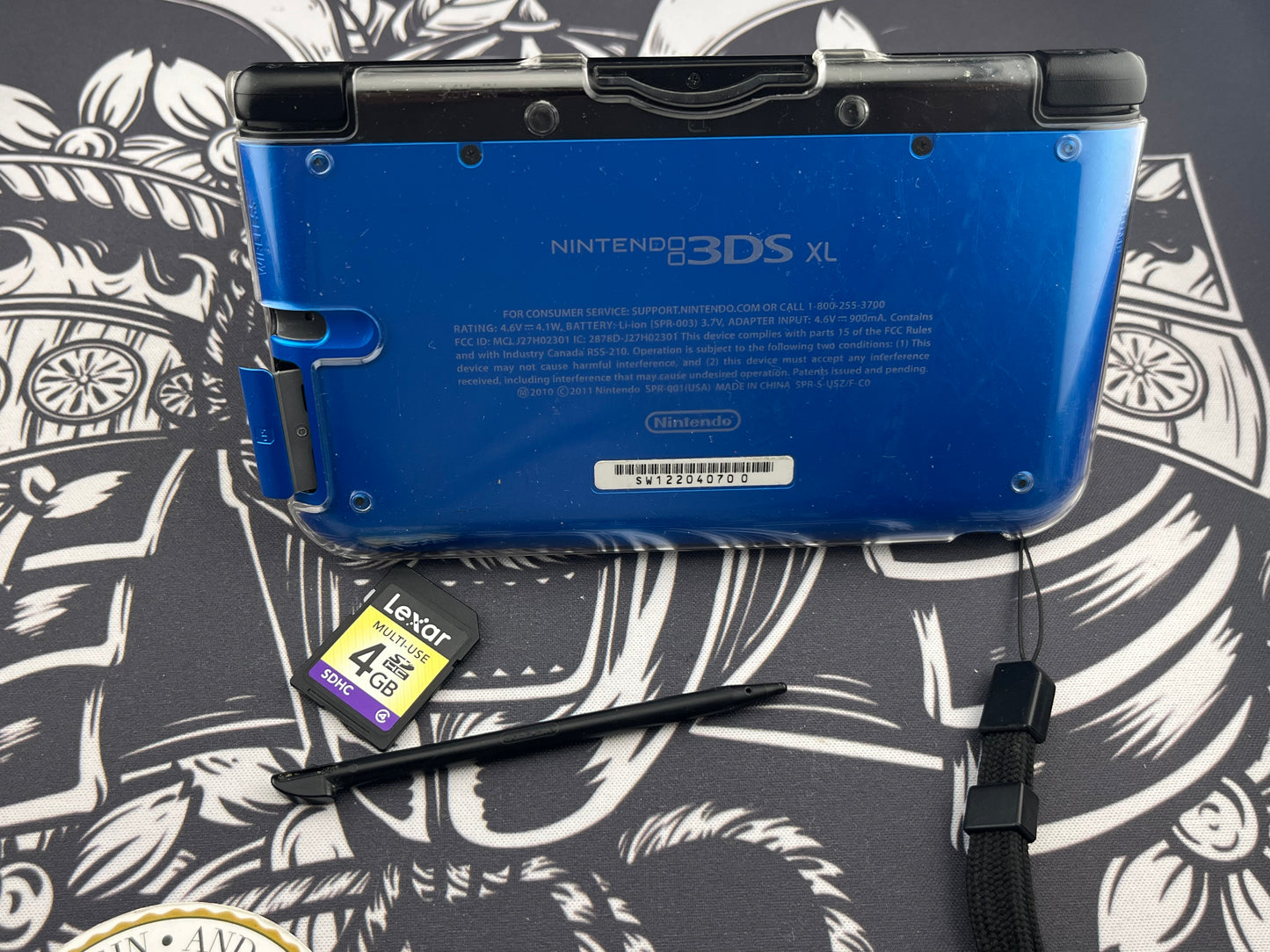 Black and Blue 3DS XL Loose with 5 Games