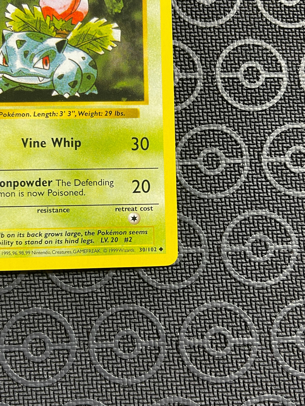 Ivysaur- 1st Edition Shadowless Base Set 30/102  NM