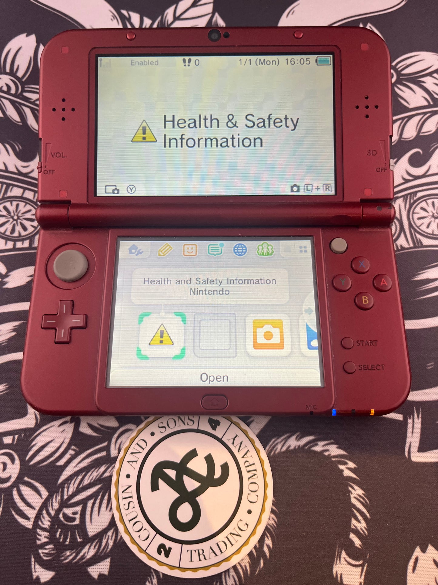 New Nintendo 3DS Xl Red with 3 games