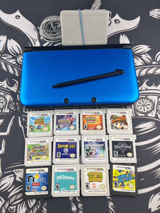 Black and Blue 3DS XL Loose with 11 Games