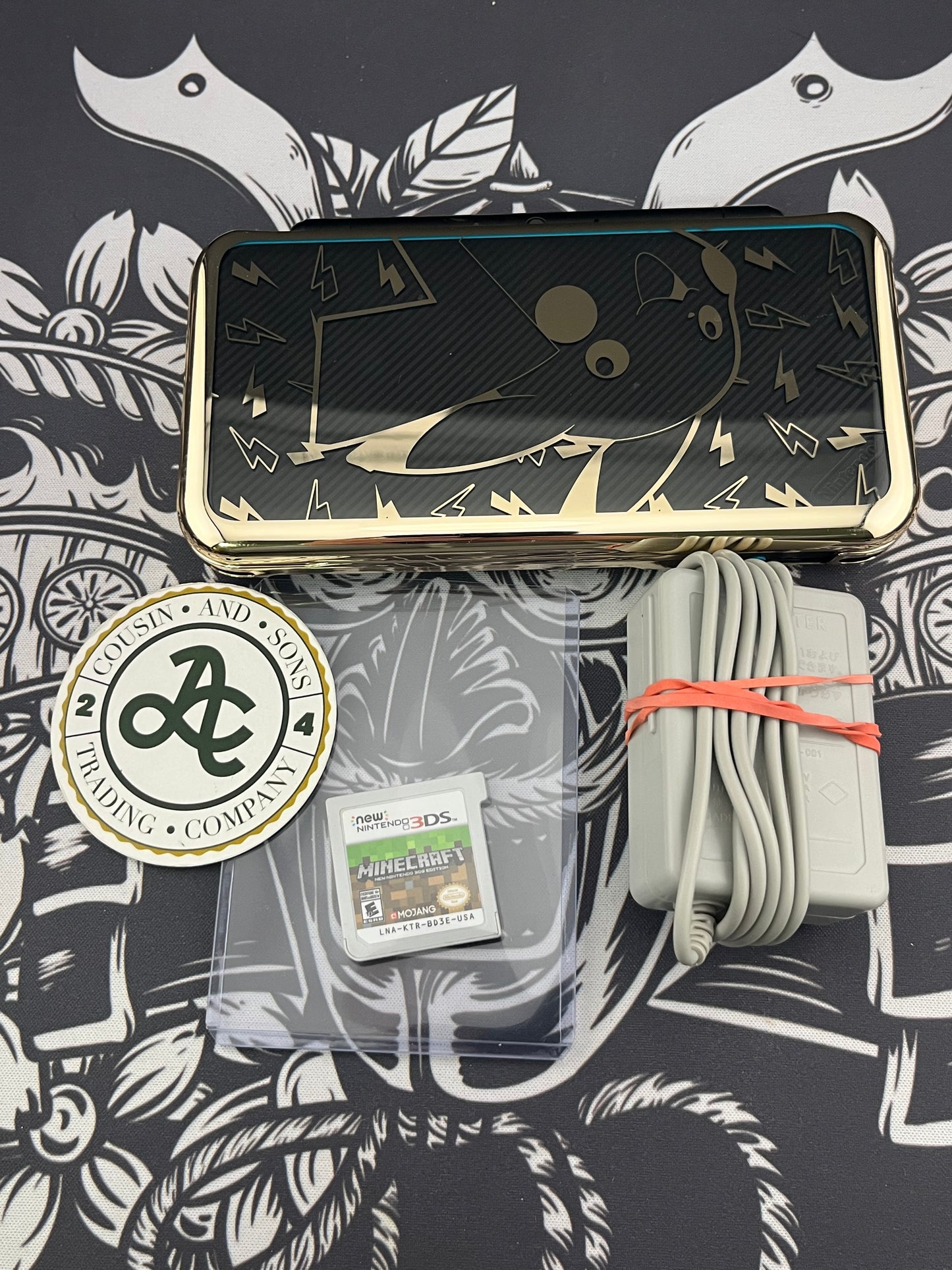 Pikachu Shell Turquoise Nintendo 2DS Xl + 1 Game