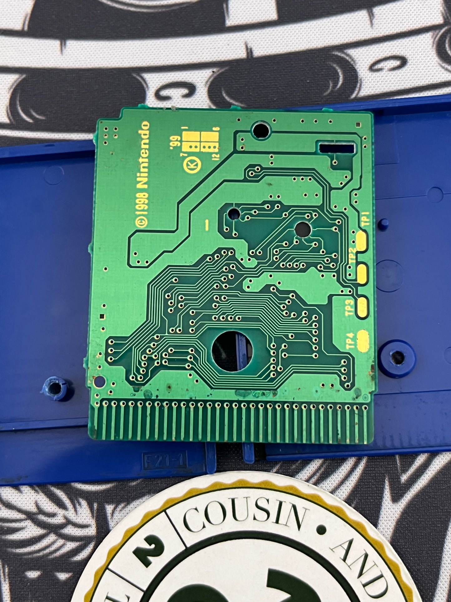 Pokemon Blue GB 1st print bad label missing screw