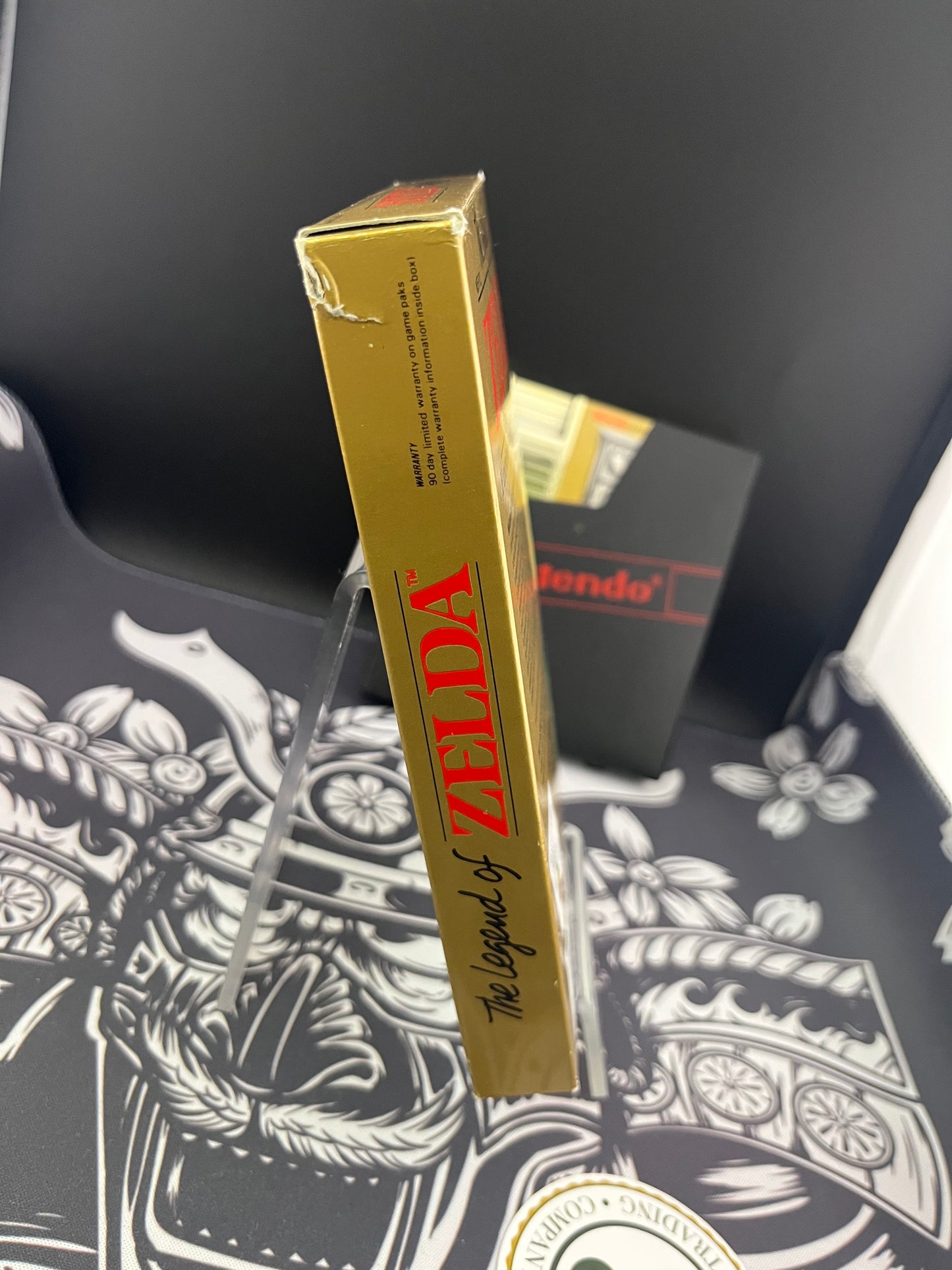 The Legend of Zelda (1987) Gold NES CIB + Map