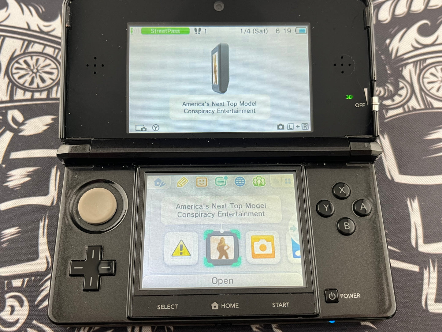 Cosmo Black 3DS loose with 3 games