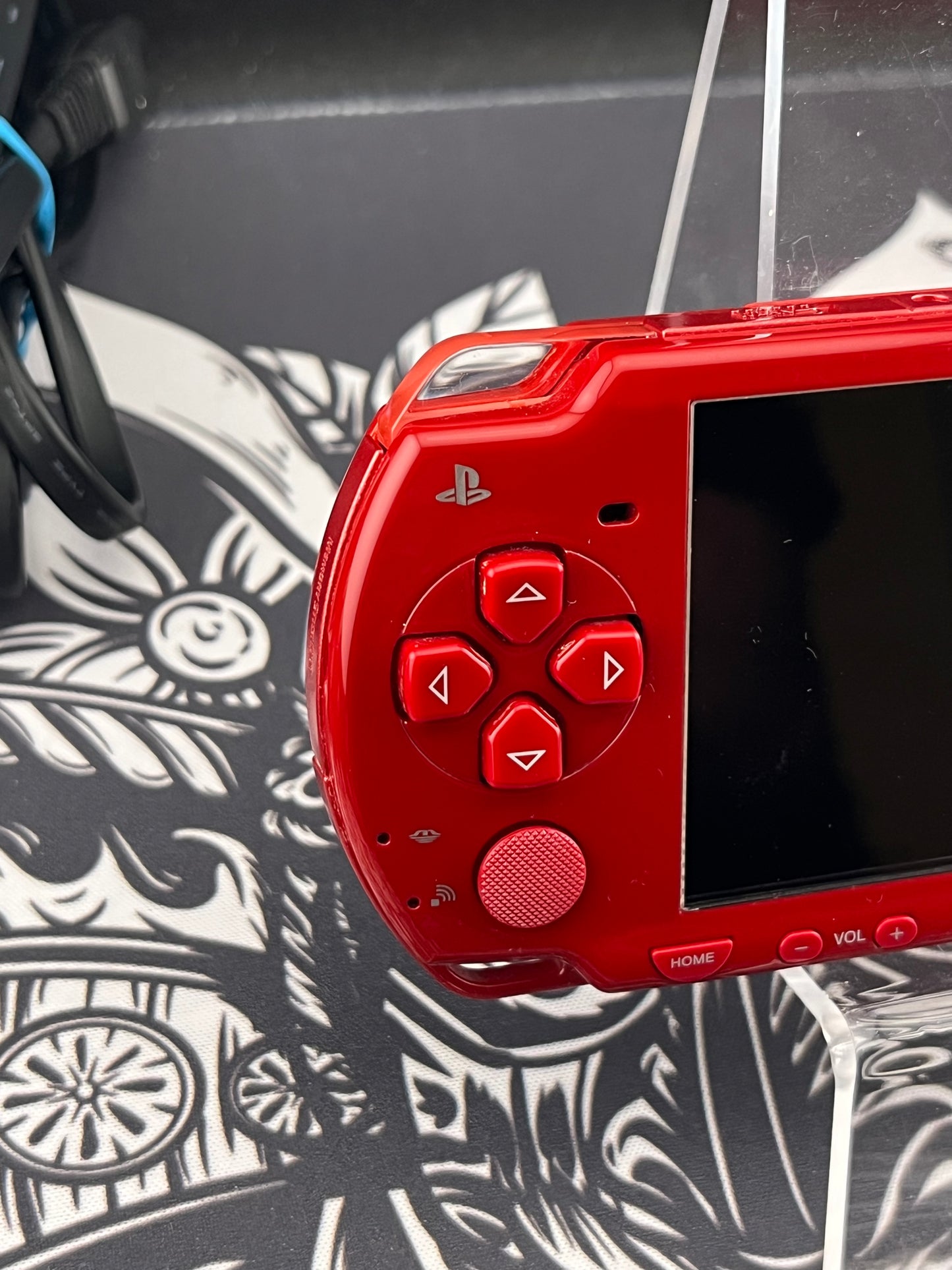 Sony PSP 2000 2001 God of War Limited Edition Red Handheld System + Charger