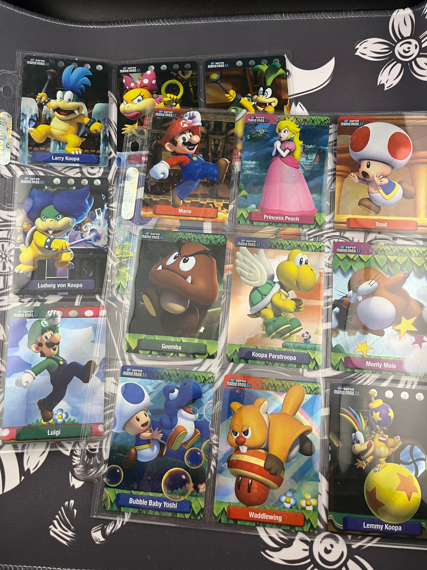 16 Super Mario Bros U Foil Cards