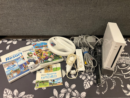White Wii with 4 games
