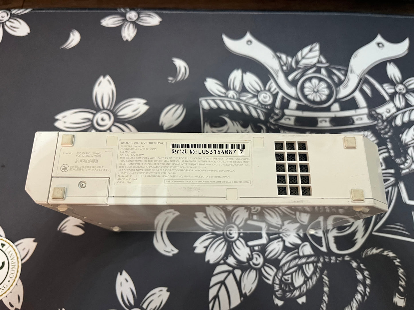 White Wii with 4 games