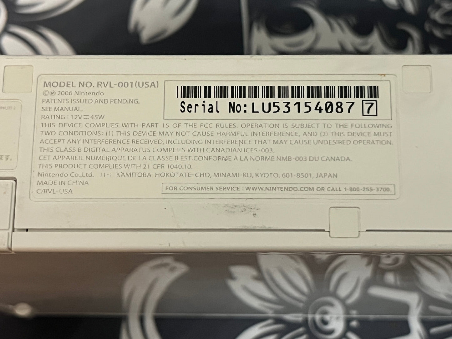 White Wii with 4 games