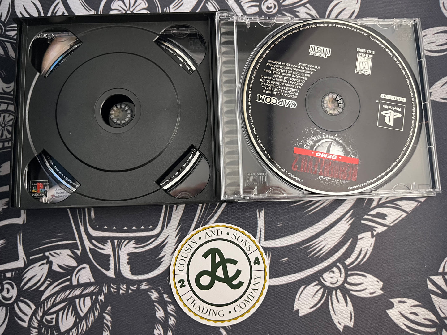 Resident Evil Director's Cut [2 Disc] Playstation (No Manual)