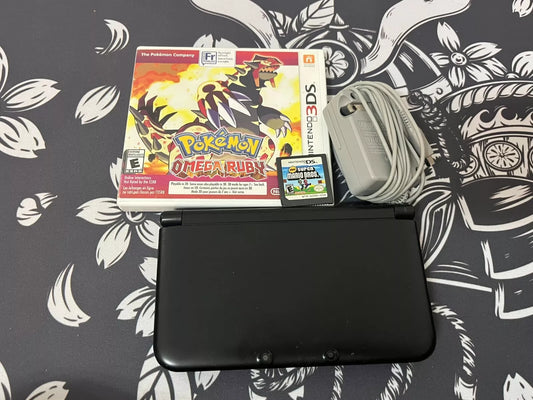 Nintendo New 3DS XL 4GB Handheld Gaming System Black + 2 Games - See Description